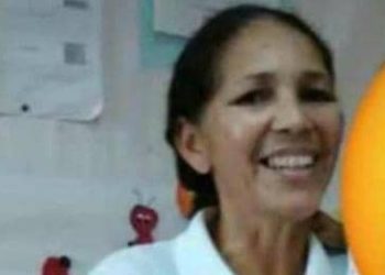 Hombre asesinó de múltiples puñaladas a su esposa luego de una fuerte discusión