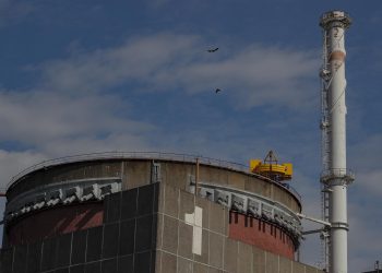 Zelenski: Rusia ha tocado una vez más fondo al atacar la central de Zaporiyia