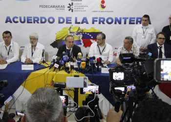 El Gobierno colombiano promete que la apertura de la frontera venezolana será integral