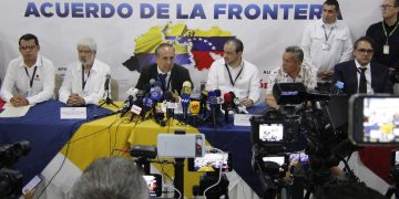 El Gobierno colombiano promete que la apertura de la frontera venezolana será integral
