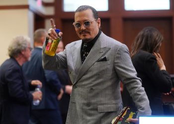 Johnny Depp volverá a dirigir una película 25 años después