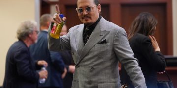 Johnny Depp volverá a dirigir una película 25 años después