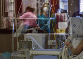 Las personas con covid pueden tener problemas neurológicos, sugiere estudio
