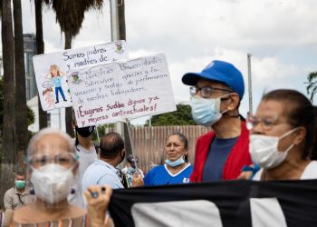 La oposición venezolana «respalda y acompaña» las protestas gremiales en el país