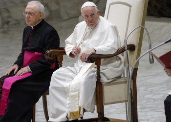 El papa avisa que pretender la eterna juventud es «delirante