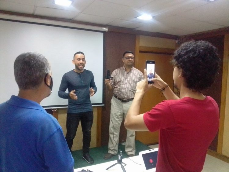 Concluye curso integral de Locución Animación Radial