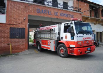 Disciplina, respeto y solidaridad: Valores que celebran los bomberos en su día