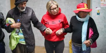 Primera dama atiende personas en situación de calle