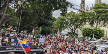 Trabajadores y jubilados del sector educación, salud y otros de la administración pública protestan en Valera contra el instructivo Onapre