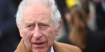 El nuevo rey del Reino Unido se llamará Carlos III