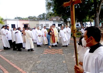 Veinticinco años de sacerdocio de Edgar Torres: Fiesta colectiva religiosa de la parroquia San Juan Bautista