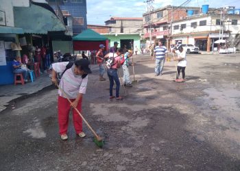 Bacheo y operativo tapa huecos en calles de Sabana de Mendoza