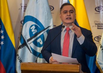 Ministerio Público emite una orden de detención contra Rafael Ramírez