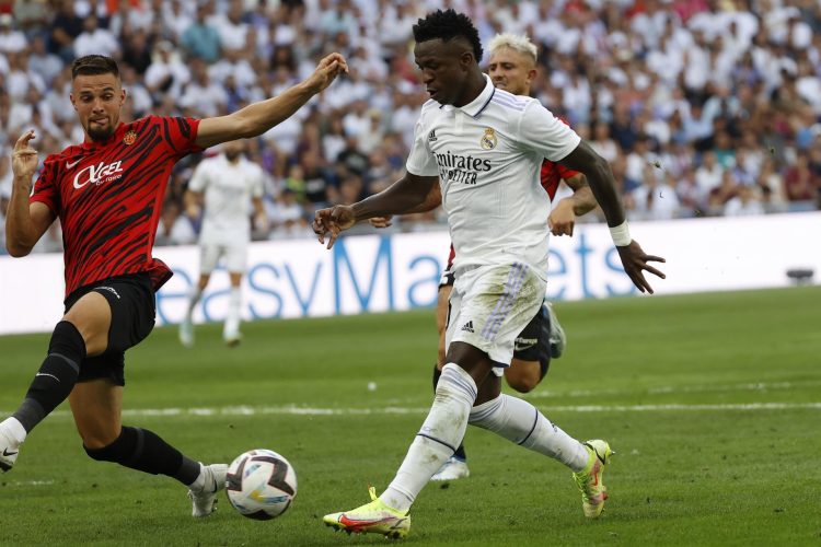 El brasileño Vinicius Jr marca el segundo gol del Real Madrid ante el Real Mallorca. EFE