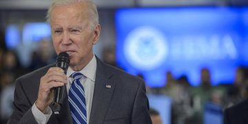 Biden declara zona de desastre los territorios afectados por el huracán Ian en Florida