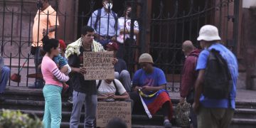 Inmigrantes venezolanos que van hacia EE.UU. denuncian atropellos en Honduras