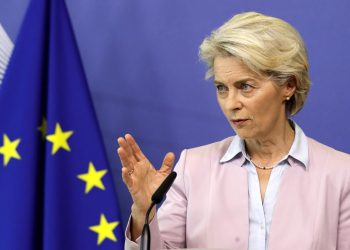 La CE explica a los consulados cómo endurecer la obtención de visados por parte de rusos