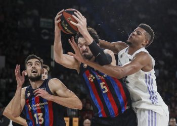 El Real Madrid gana su novena Supercopa y se apunta el primer clásico (89-83)