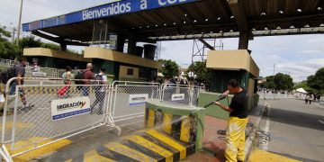 Gobierno revisa los planes para la reapertura de la frontera con Colombia