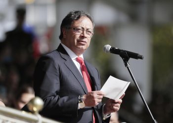 Petro pedirá a Maduro que sea garante de las negociaciones de paz con el ELN