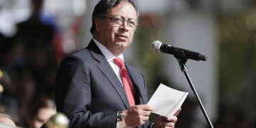 Petro pedirá a Maduro que sea garante de las negociaciones de paz con el ELN