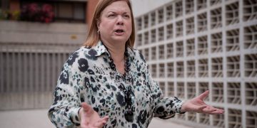 Sundde vigila que se aplique la tasa de cambio oficial del dólar en los comercios