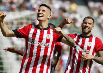 1-4. El Athletic apabulla por la vía rápida a un Elche inofensivo