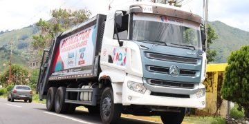 Alcaldesa Angie Quintana fortalece Plan Cero Basura con entrega de camión compactador