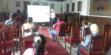 Dictado taller de prevención parasitológica a comerciantes informales de Valera