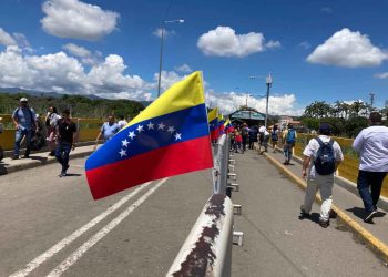 Frontera/ Certificación de operaciones aduaneras depende de apertura de consulados