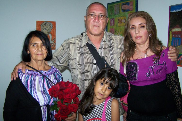 En la gráfica aparecen de izquierda a derecha Omira Lugo, Luis Huz Ojeda, Ana Isabel Arguello Lugo junto a la niña Marisabel Arguello Coronado. Foto Alirio Rangel.