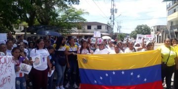 Habitantes del municipio Fernández Feo exigen justicia ante femicidio registrado 