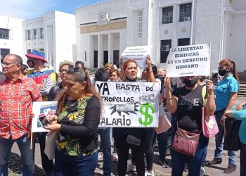 Táchira | Trabajadores públicos marchan hasta la sede de los tribunales