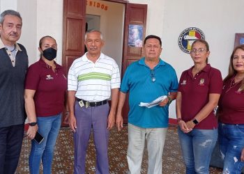Docentes municipales piden mejoras laborales al alcalde de San Cristóbal 