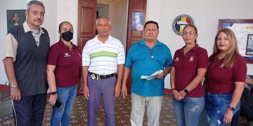 Docentes municipales piden mejoras laborales al alcalde de San Cristóbal 