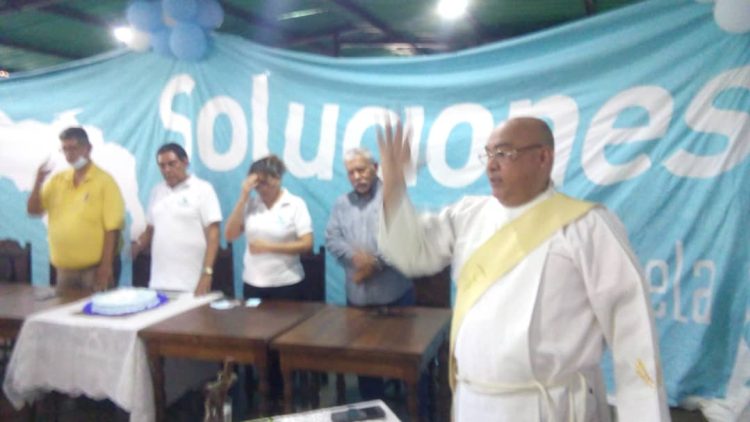 El diácono José Gregorio Vásquez, tras la bendición, hizo votos por ello trabajo en función del pueblo humilde.