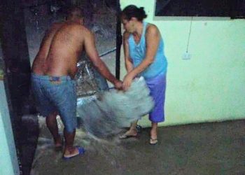 Lluvias causan inundación de una vivienda en La Caribean de Motatán