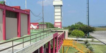 Trabajadores del aeropuerto de Trujillo reciben capacitación en seguridad aeroportuaria por el Inac