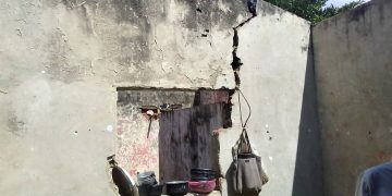 A punto de derrumbarse una vivienda en cerro «La Peineta»