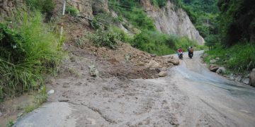 Aún persiste obstrucción de la vía hacia La Arboleda