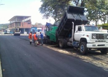 Asfaltado en el casco central de Santa Ana del Táchira