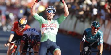 Vuelta a España | Pedersen saca un doblete del caos y Roglic araña 8 segundos a Evenepoel