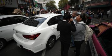 Un sismo de magnitud 7,4 sacude el centro de México