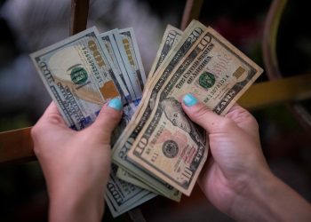 Dólar oficial del BCV supera los ocho bolívares