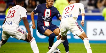 Mbappé se borra de sesión de fotos de Francia por desacuerdo con patronicio