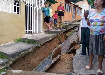 Familias del Onoto temen perder sus viviendas por el colapso del canal de aguas servidas