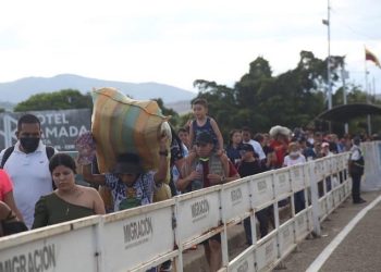 Frontera | Ciudadanos aseguran que lo humano quedó de lado en la apertura gradual
