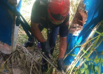 Bomberos ULA rescatan a dos jóvenes que cayeron en un talud de más de 30 metros