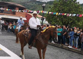 Zea disfrutó de su cabalgata Ferial 2022