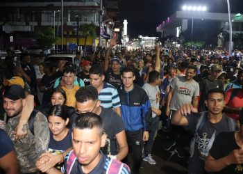 Migrantes en frontera sur mexicana piden deportación por nuevas restricciones